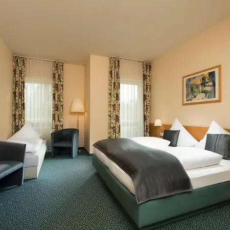 מלון Schloss Schweinsburg 4*