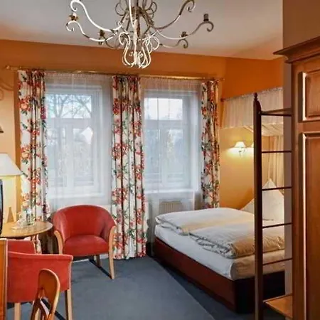 Schloss Schweinsburg 4*