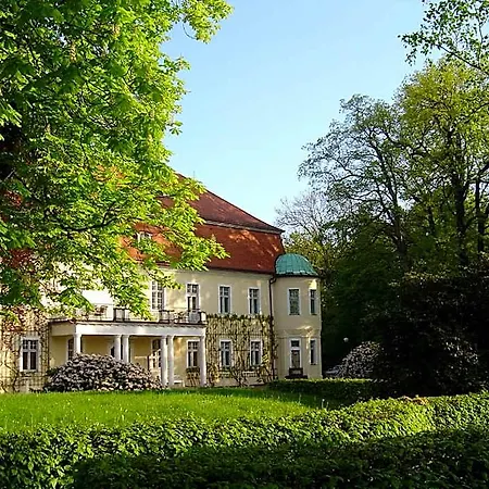 Schloss Schweinsburg 4* Neukirchen-Pleiße