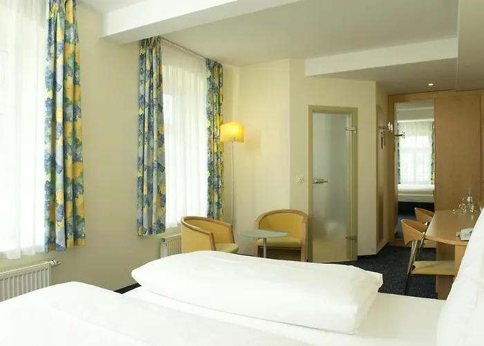 فندق Schloss Schweinsburg 4*