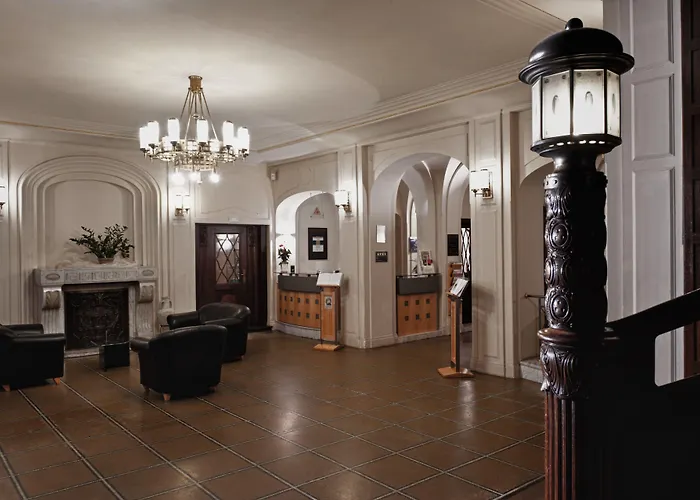 فندق Schloss Schweinsburg 4*