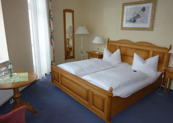 فندق Schloss Schweinsburg 4*